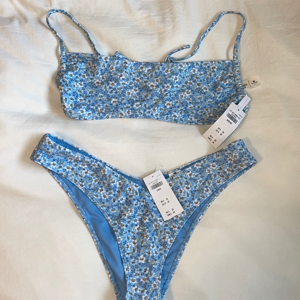 Brand New Abercrombie Blue Floral Bikini (NEVER WORN) <3